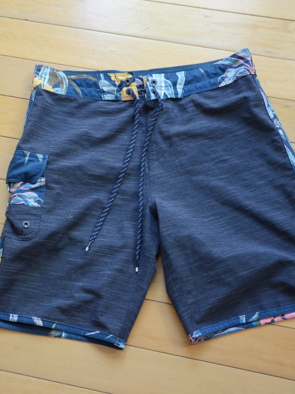 Billabong Recycler 73 Pro Men’s Floral Board Shorts Size 28
